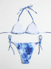 Bikini triangular con cuello colgante y cordones con efecto tie-dye